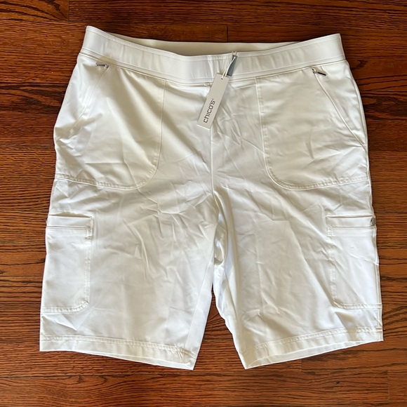 Chico's Pants - Chicos   white summer bermuda  pants size 3-18